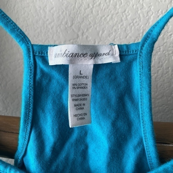 Blue crop top - ambiance apparel - Picture 2 of 3